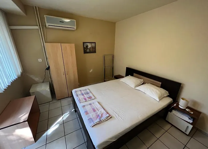 Dvete Brezi Penzion Burgas City