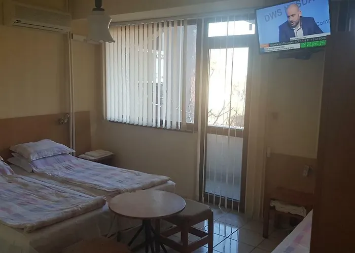 Penzion Dvete Brezi Burgas City